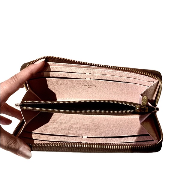 Louise Vuitton Clemence Wallet - Picture 9 of 12